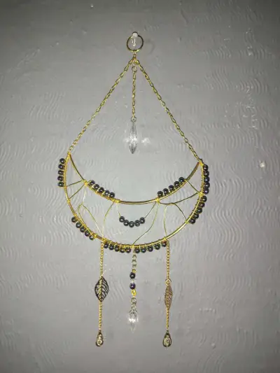 Atrapasueños dorado con cuentas decorativas - miniatura 3