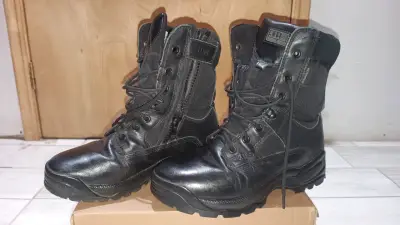 Botas tácticas 5.11 negras impermeables - miniatura 2
