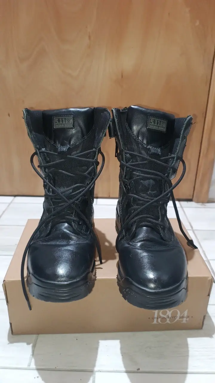 Botas tácticas 5.11 negras impermeables - 3