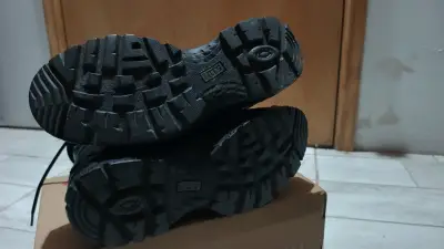 Botas tácticas 5.11 negras impermeables - miniatura 5