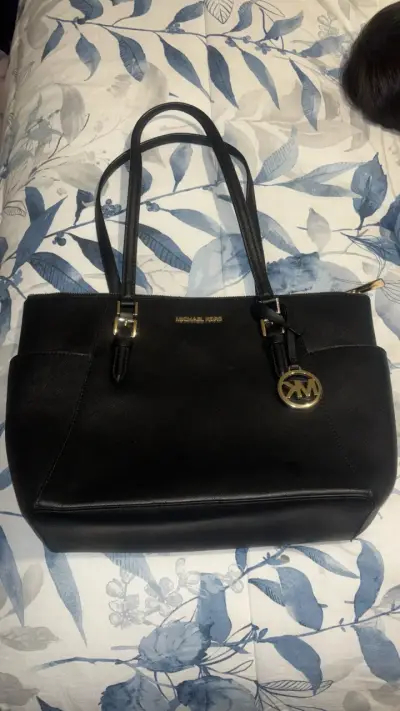 Bolso Michael Kors negro elegante - miniatura 1