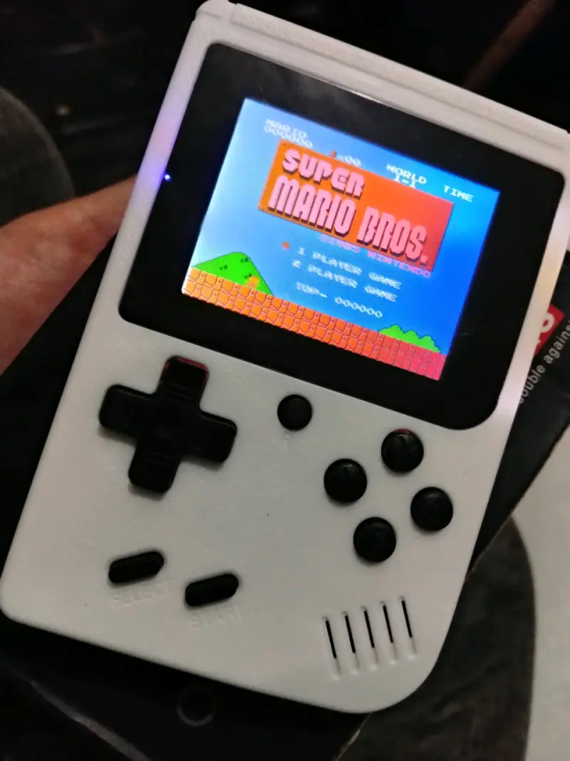 Consola portátil retro con juegos clásicos - 4