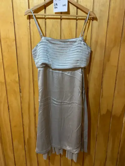 Vestido fiesta de tirantes gris elegante talla 46 - miniatura 1