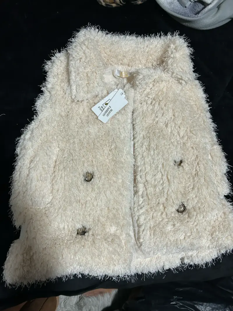 Chaleco peludo beige para mujer - 2