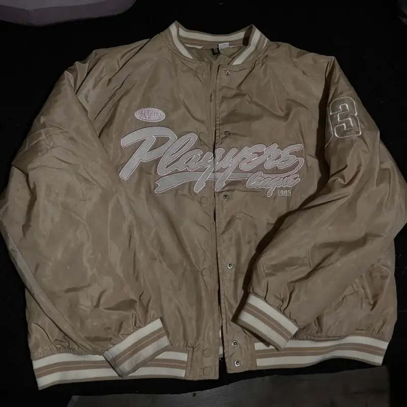 Chaqueta bomber beige Players League
