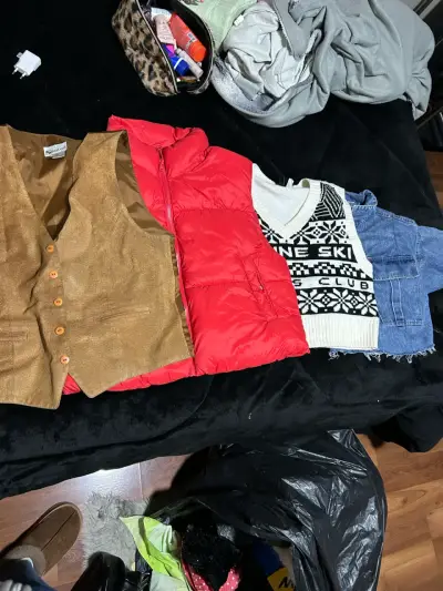 Lote de ropa de mujer - miniatura 1