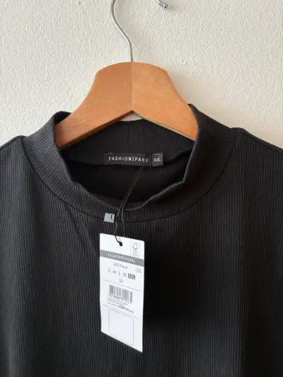 Polera negra con volantes Fashion Park - miniatura 2