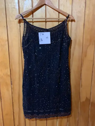 Vestido de fiesta negro con lentejuelas talla 38 - miniatura 1