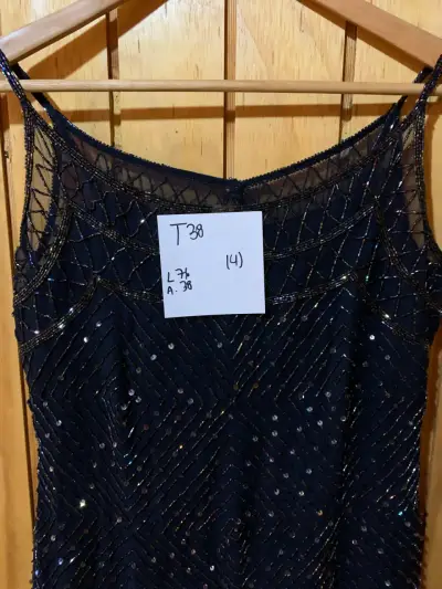 Vestido de fiesta negro con lentejuelas talla 38 - miniatura 2