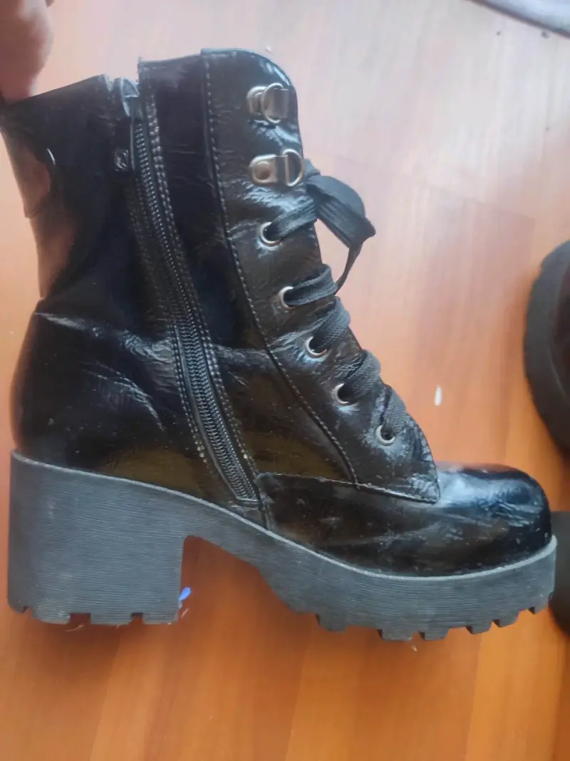 Botines negros de charol con plataforma - 2