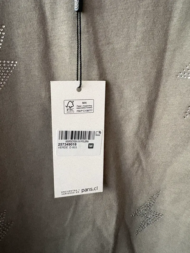 Polera gris con estampado de rayos nueva - 3