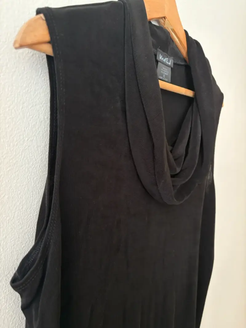 Polera sin mangas negra West End vintage - 2