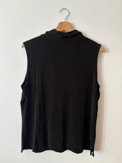 Polera sin mangas negra West End vintage - miniatura 5