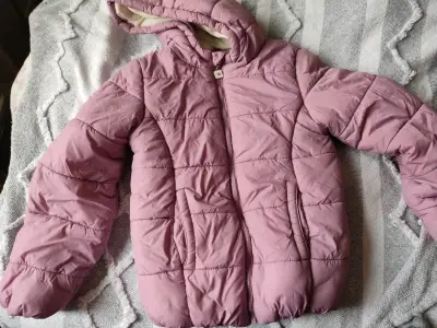 Chaqueta acolchada rosada con capucha - miniatura 1