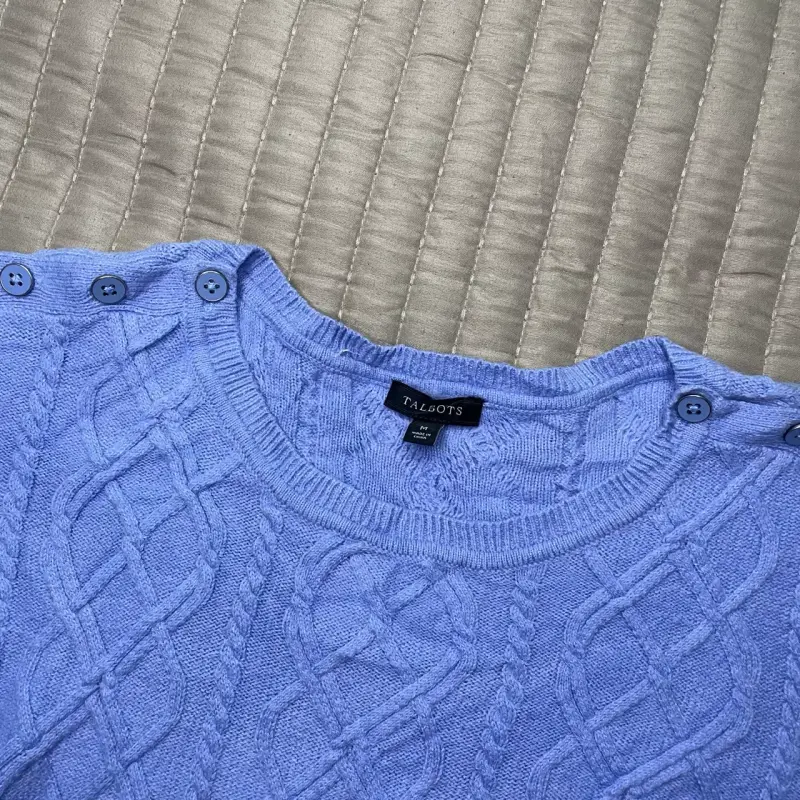 Suéter azul con diseño trenzado para mujer - 2