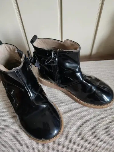 Botines de charol negro para niñas - miniatura 1