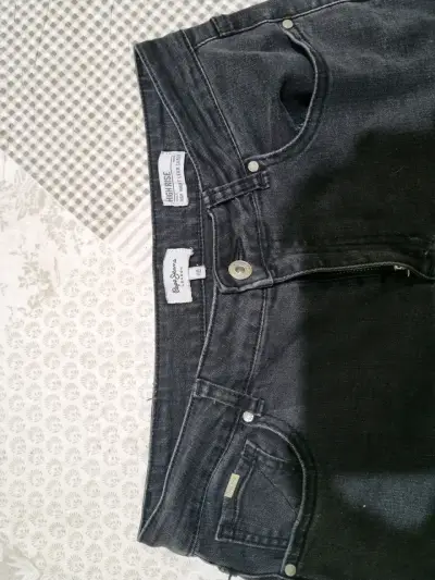 Jeans negros de cargo mujer - miniatura 2