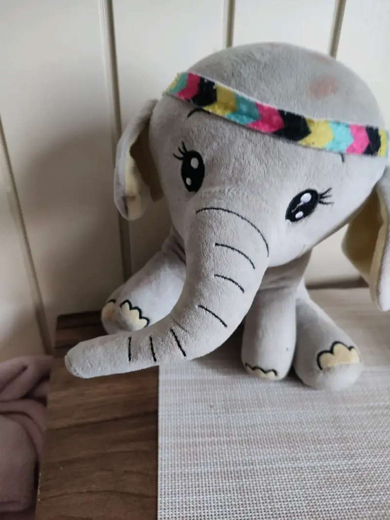 Peluche de elefante gris con cinta colorida - 2