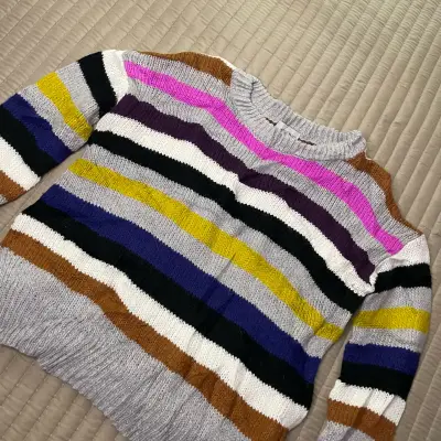 Suéter de rayas multicolor para mujer - miniatura 1