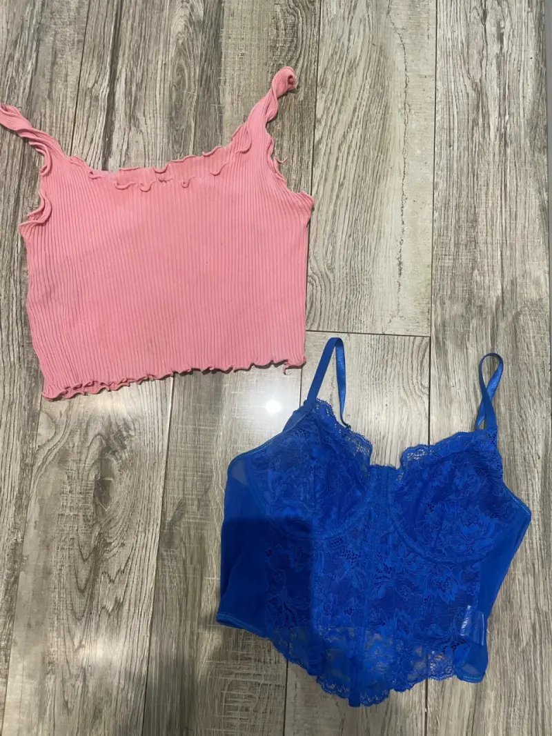2 Tops