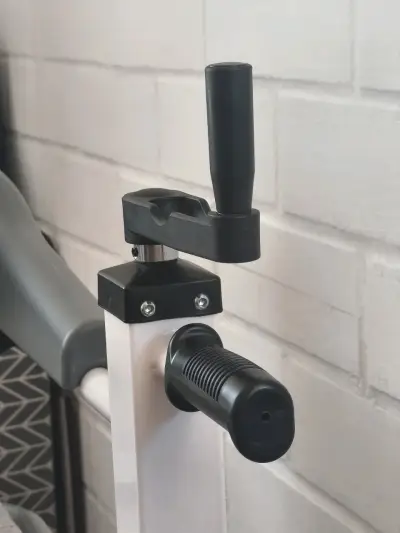 Silla De Baño y Traslado Multifuncional Con Ruedas - miniatura 5