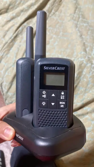Walkie Talkie SilverCrest con base de carga - miniatura 1