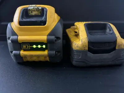 Batería DeWalt recargable - miniatura 1