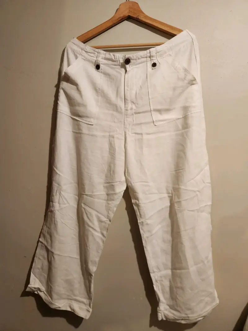 Pantalones blancos de lino para mujer