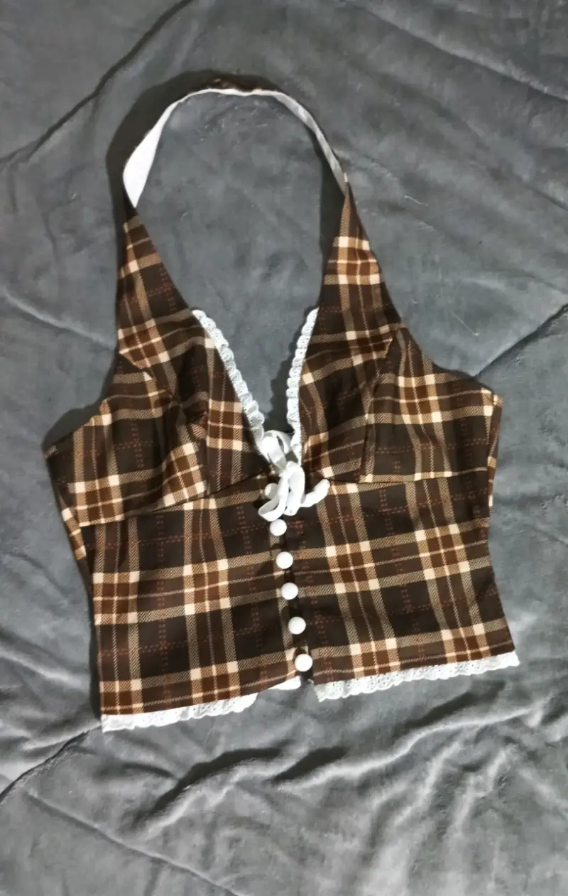 Top halter a cuadros con botones