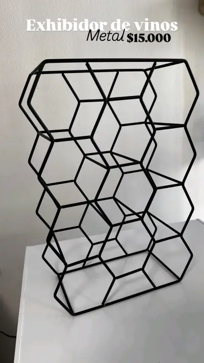 Exhibidor de vinos metálico moderno - miniatura 1