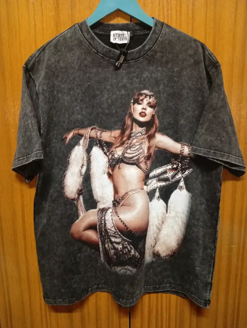 Polera negra Taylor Swift talla standard M/L - 1