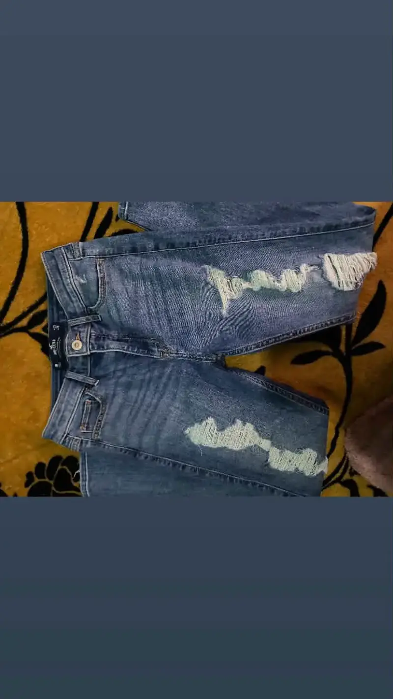 Jeans holliste desgastados azul oscuro para mujer - 1