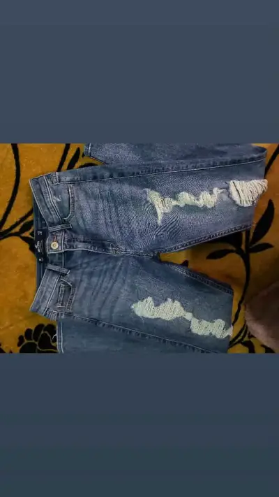 Jeans holliste desgastados azul oscuro para mujer - miniatura 1