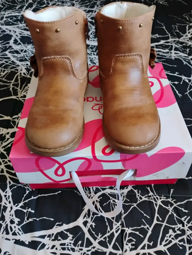 Botas de cuero marrón con lazo para niña - 3