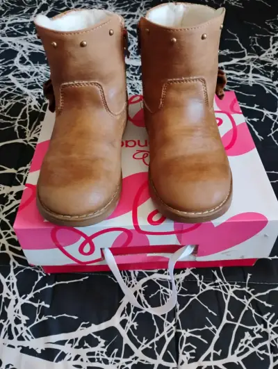 Botas de cuero marrón con lazo para niña - miniatura 3