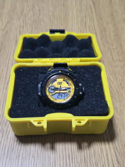 Reloj digital CAT - miniatura 1