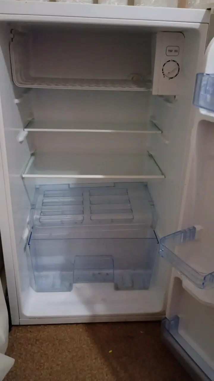 Refrigerador compacto Hisense blanco - 2