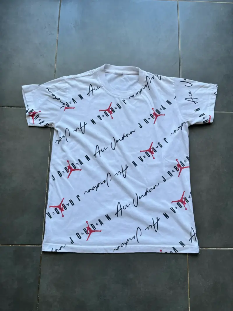 Polera Air Jordan blanca estampada - 1