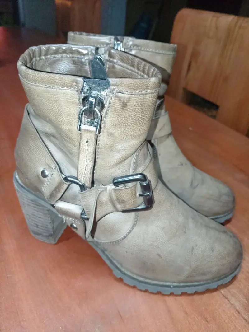 Botines de cuero marrón con hebilla - 2