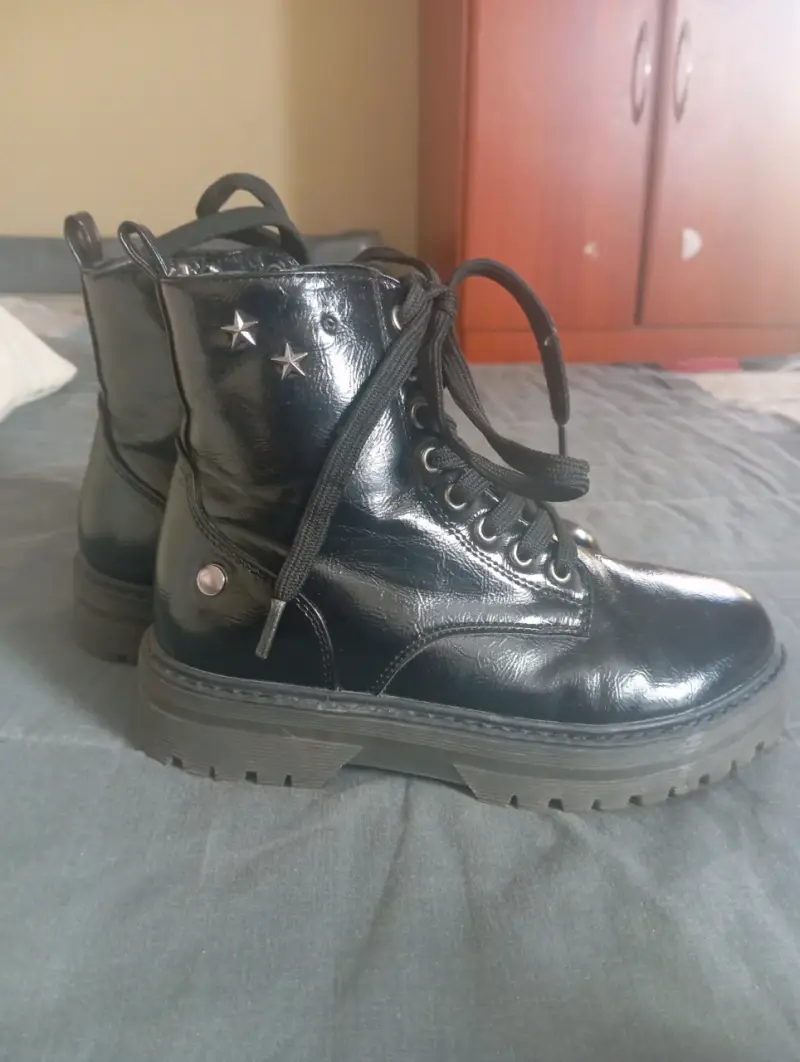 Botas negras de cuero con plataforma - 2