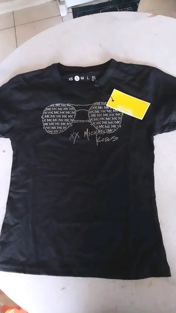 Pack de poleras de diseñador negras - 4