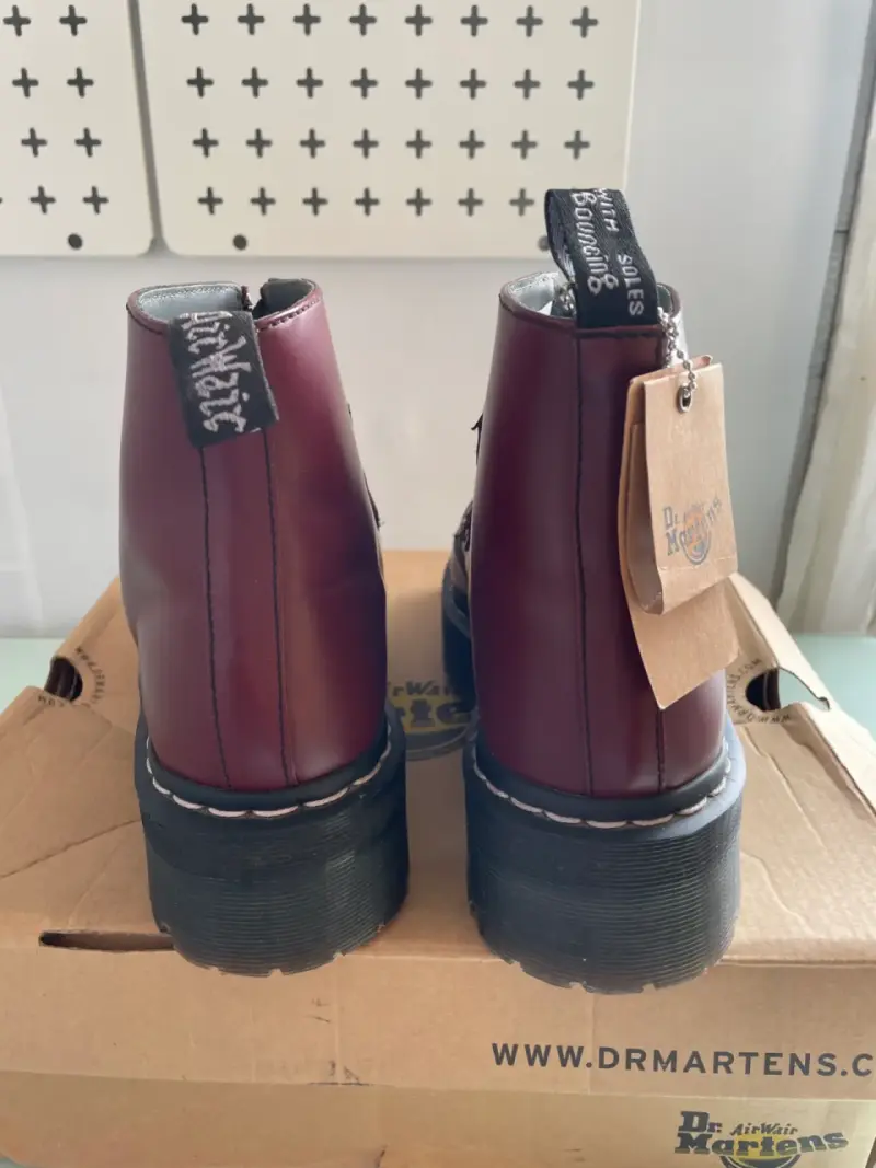 Botines Dr. Martens de cuero burdeos con hebillas - 3