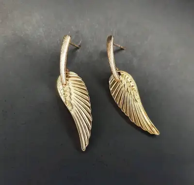 Aros colgantes con conchas y piedras verdes - miniatura 2