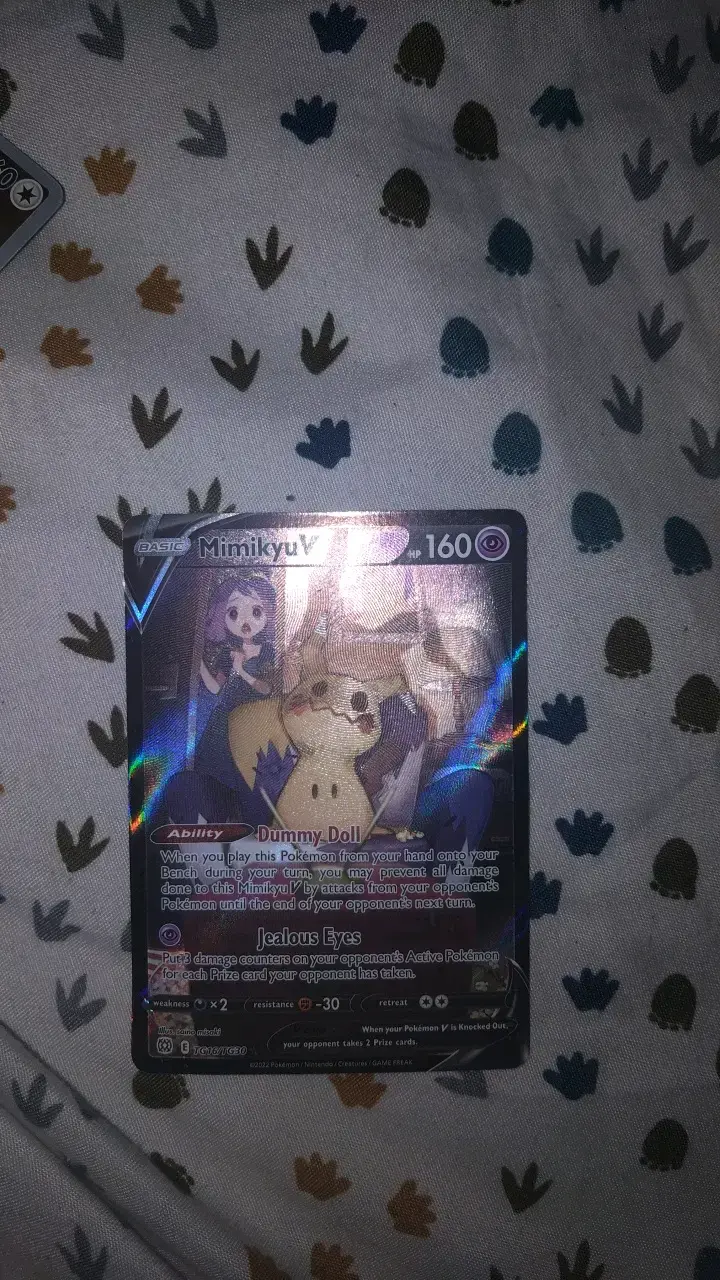 Carta Pokémon Mimikyu V holográfica - 1