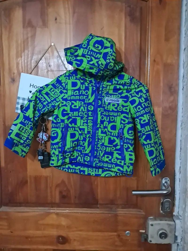 Chaqueta infantil con capucha verde y azul - 2