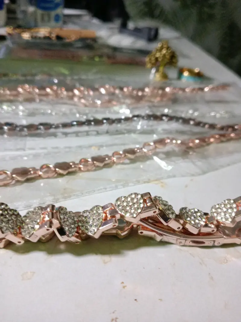Set de pulseras y collares variados - 6