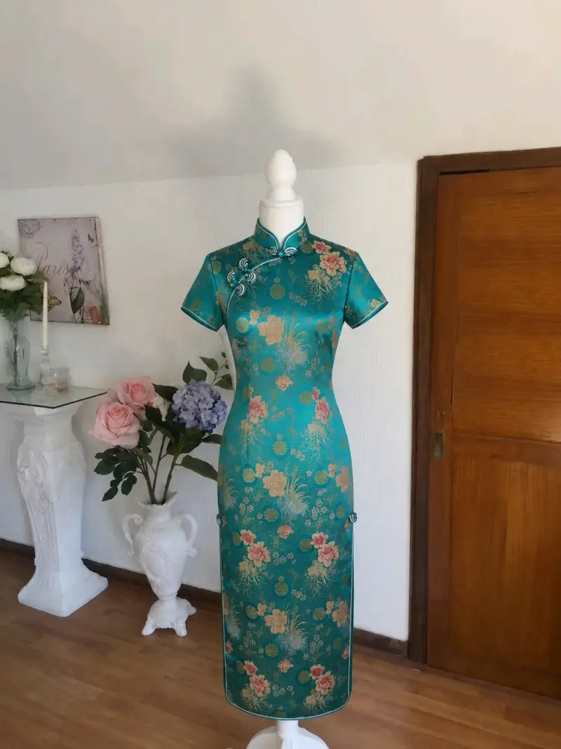 Vestido qipao chino verde floral elegante