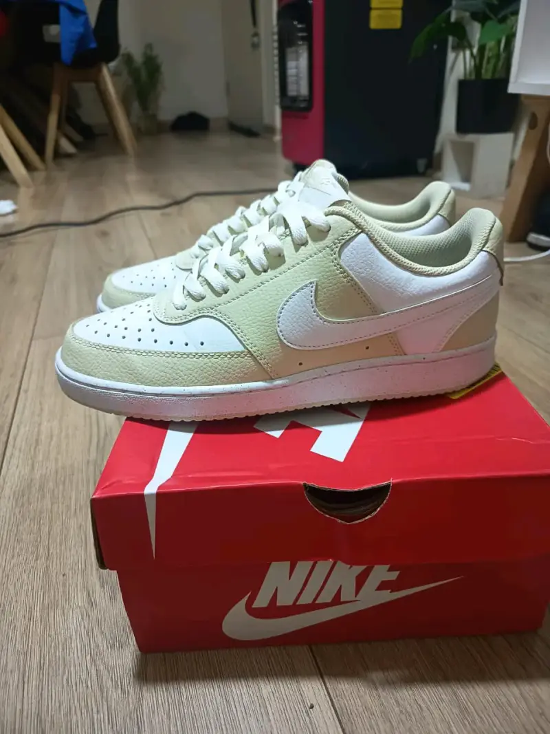 Zapatillas deportivas blancas y beige nuevas - 2