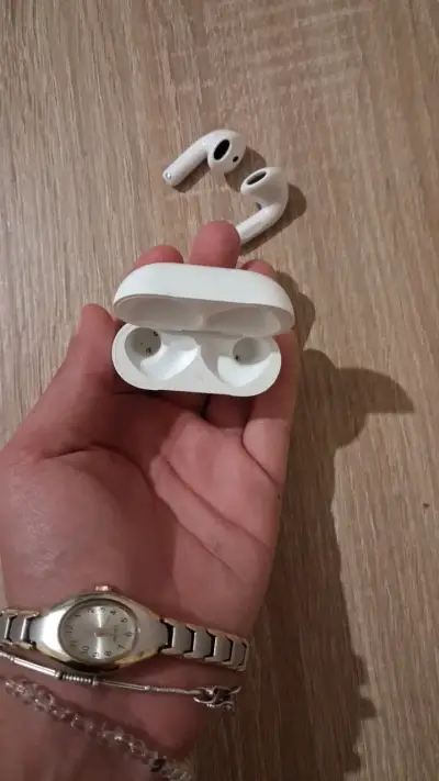 Airpods 4 con cancelación de ruido - miniatura 3