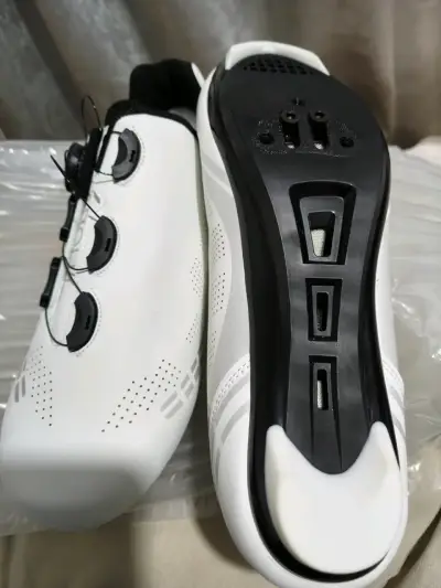 Zapatillas de ciclismo blancas con cierre ajustable - miniatura 2